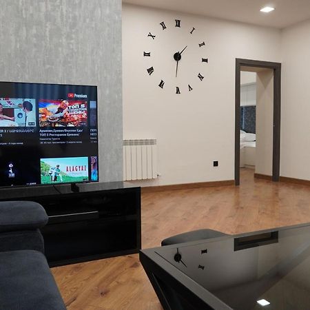 Lovely, Newly Remodeled Apartment In Yerevan! Luaran gambar