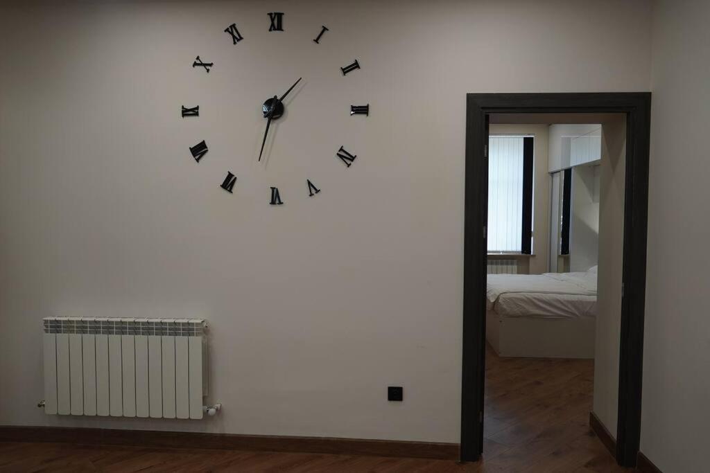 Lovely, Newly Remodeled Apartment In Yerevan! Luaran gambar