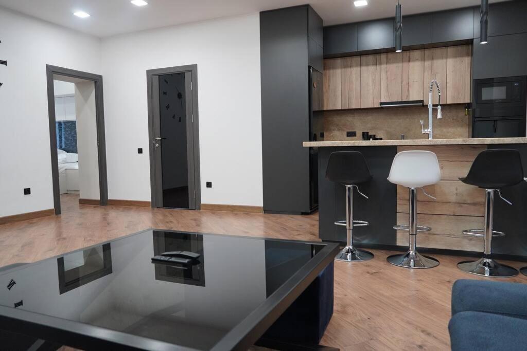 Lovely, Newly Remodeled Apartment In Yerevan! Luaran gambar